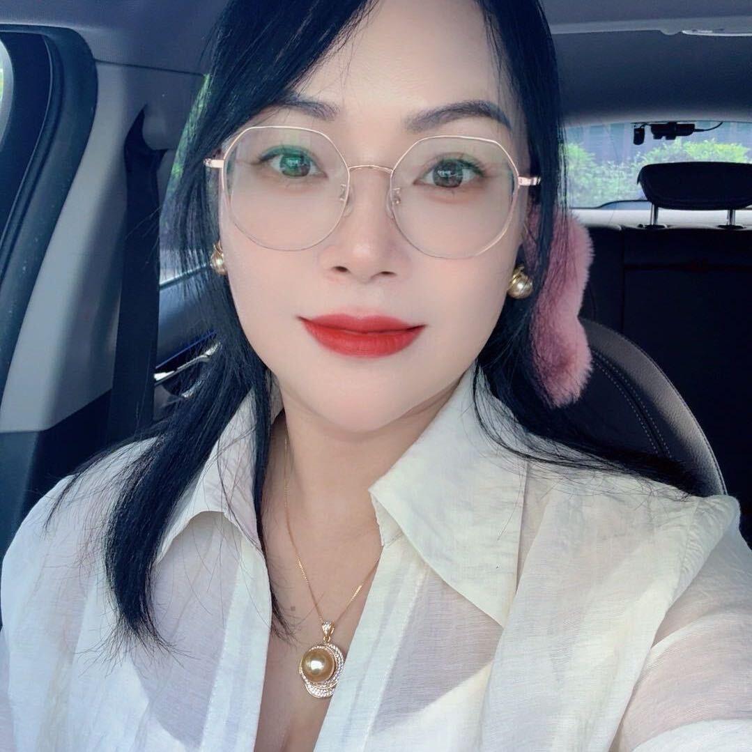 开宝马的羊奶悦姐