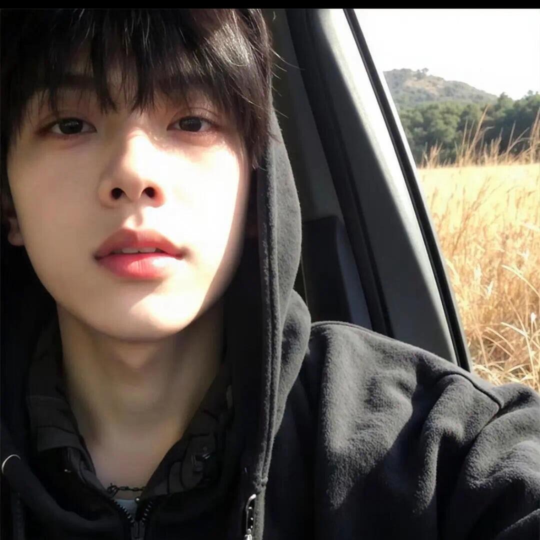 186内向社恐纯情大蟑螂