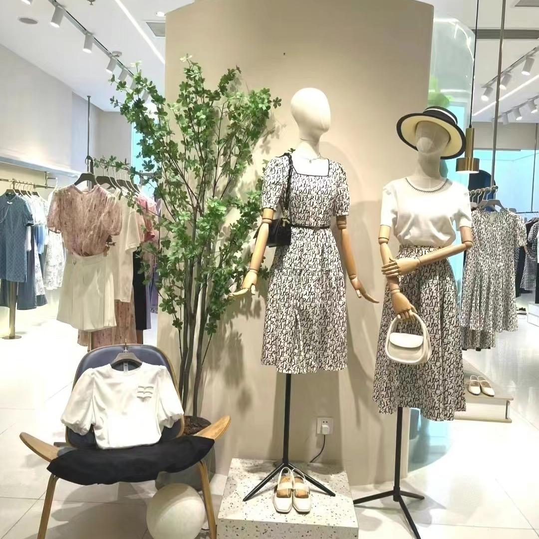 周末的服装店