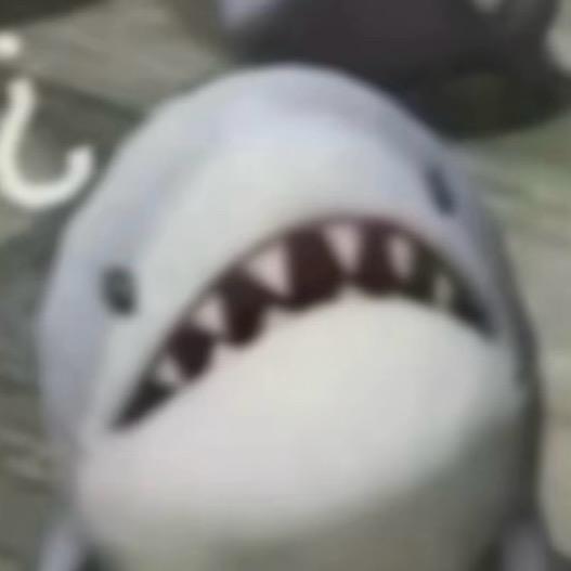 万俟屿桐