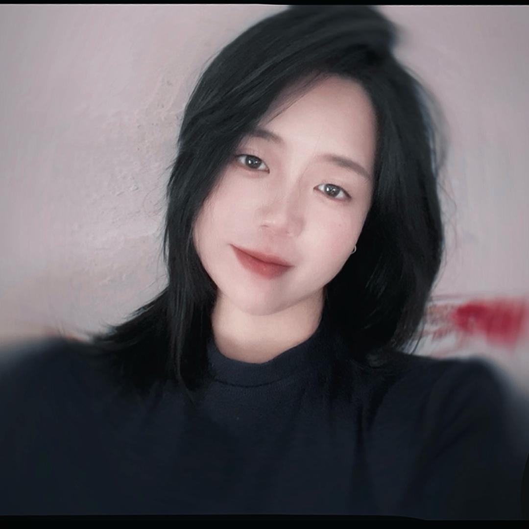悦己_`𐂂