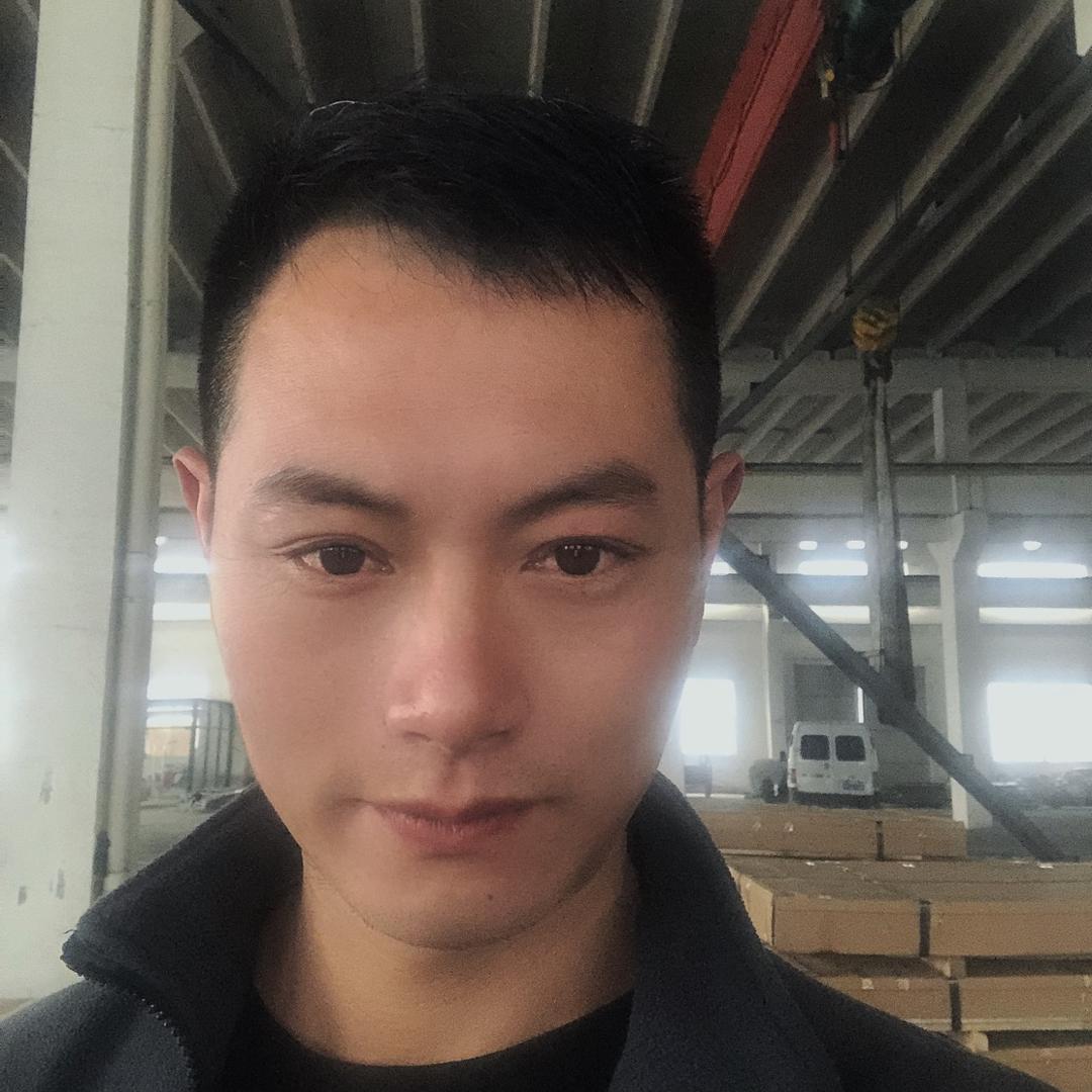 雏鹰展翅