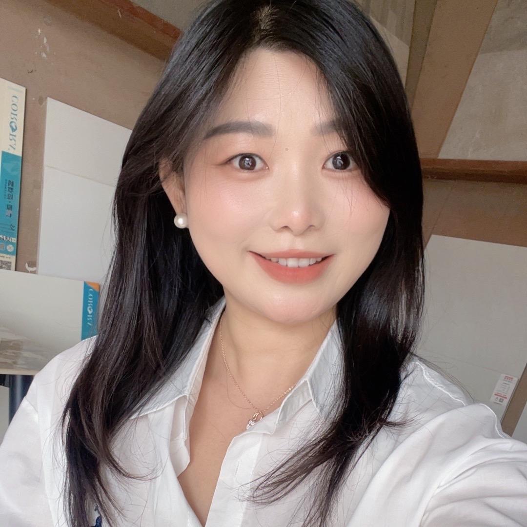 你的小何姐姐