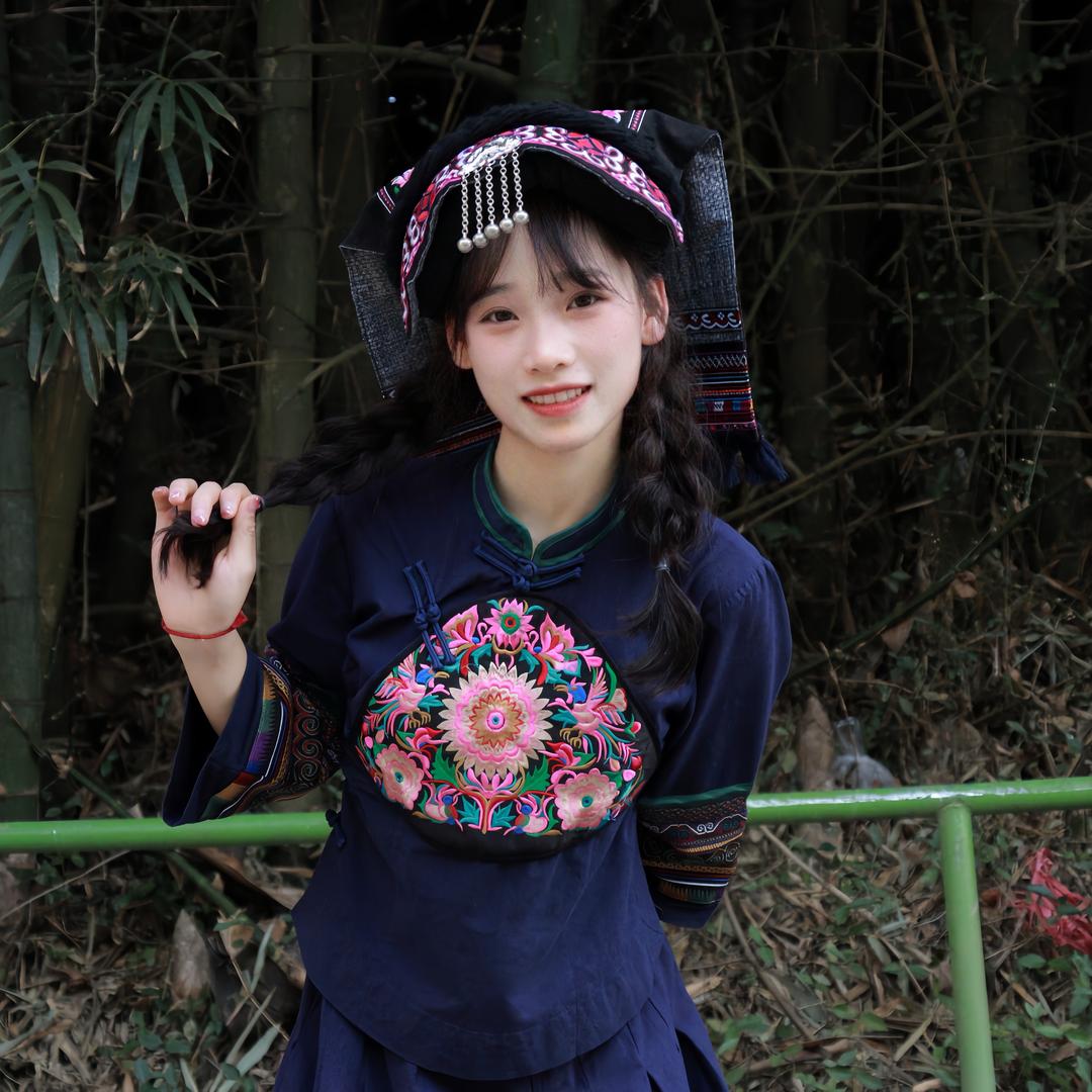 布灵布灵布依头像