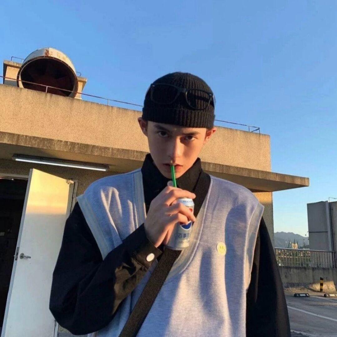 、