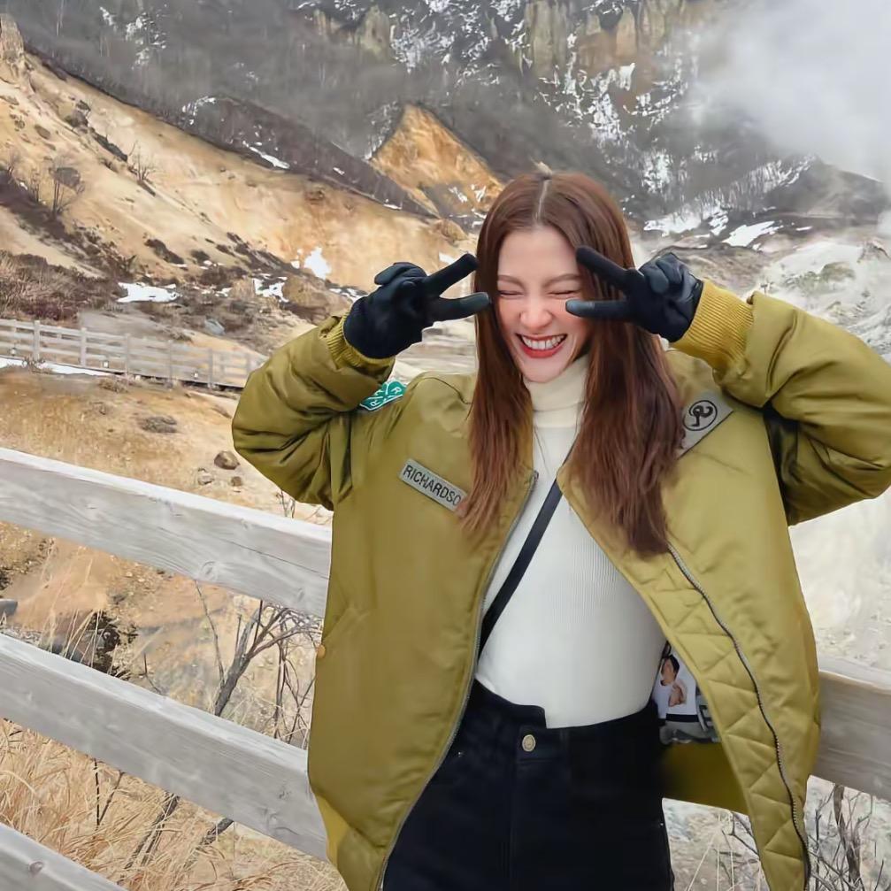 榴莲味的菠萝🍍