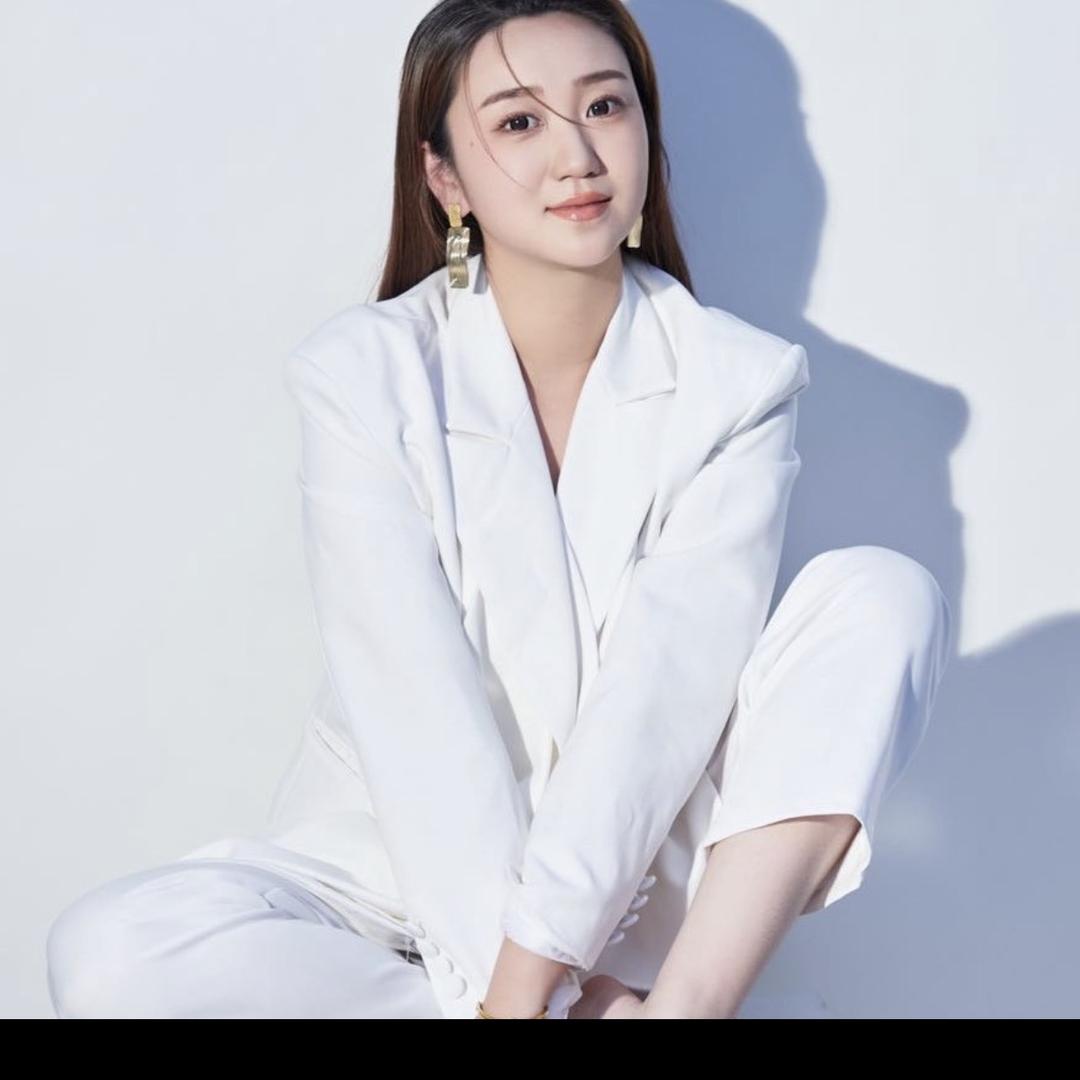 柒玥莫奈婚纱造型馆