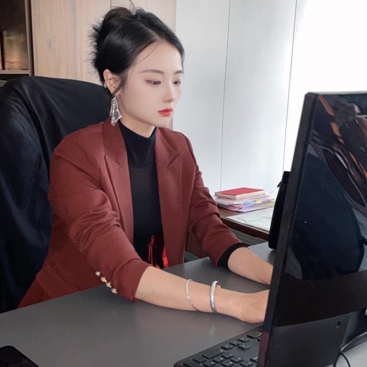 丽影风尚依依定制女装