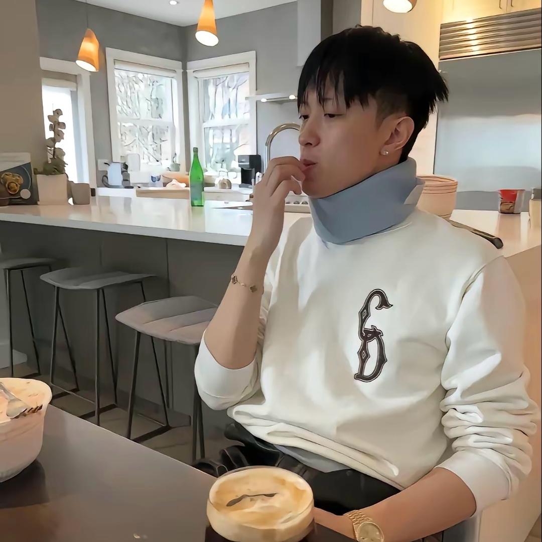 卢 星 宇
