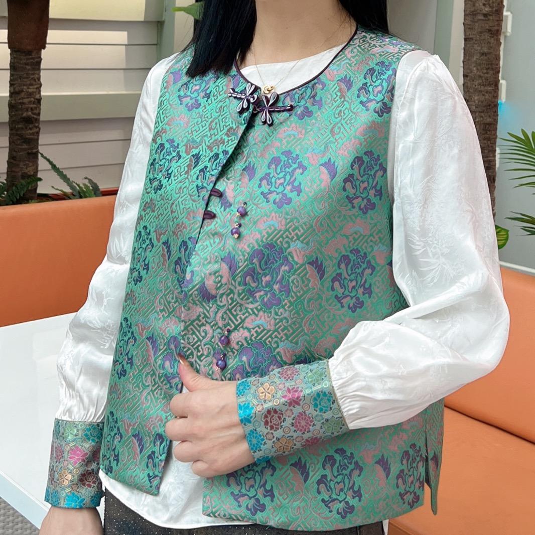 泊百客服装店丽姐女装