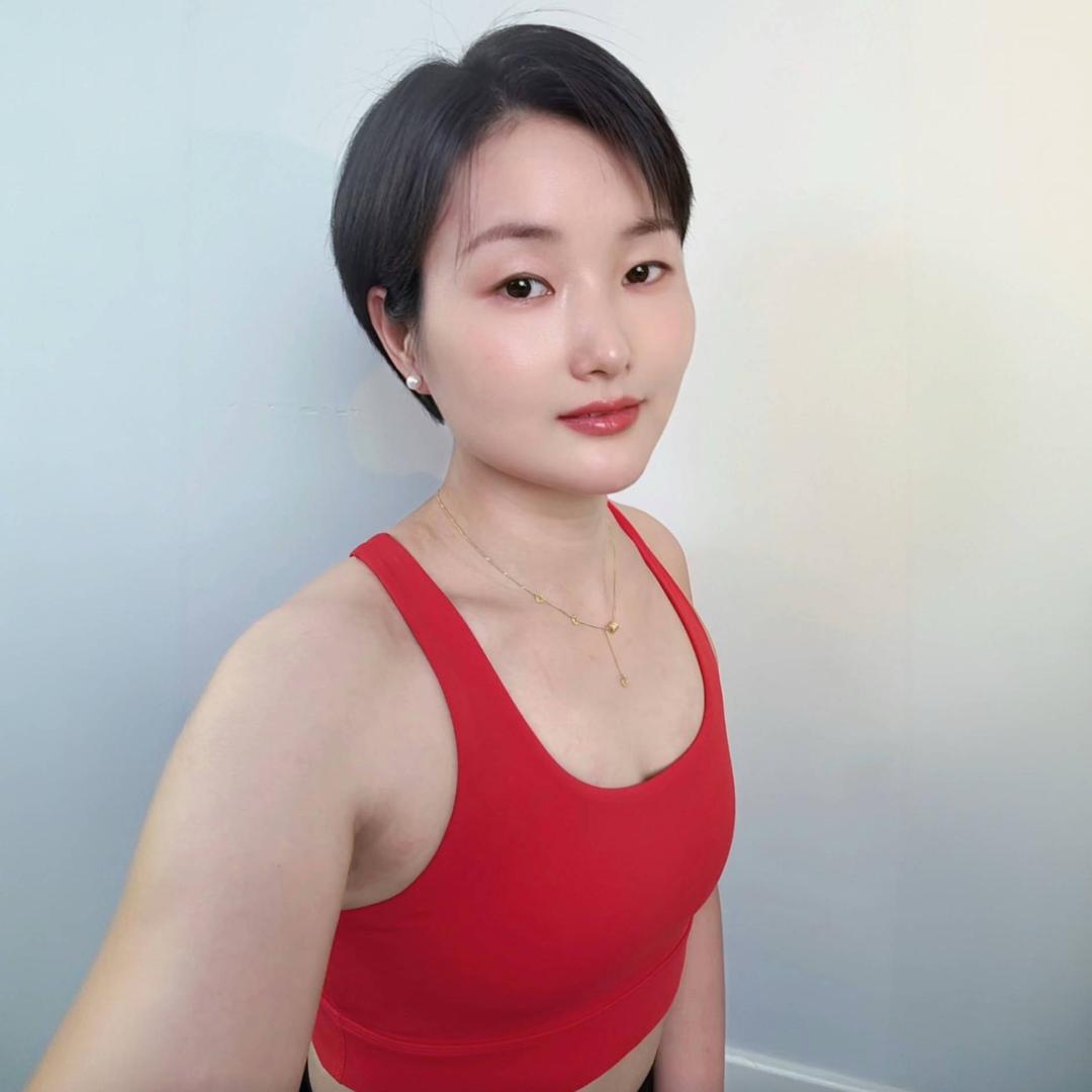 爱健身的娟娟