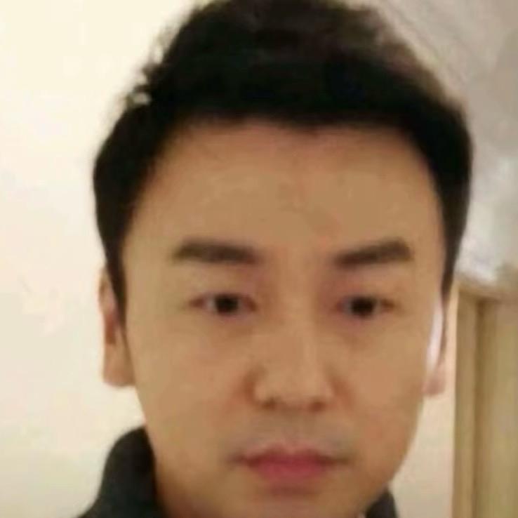 一朵风中摇曳的陈俊生