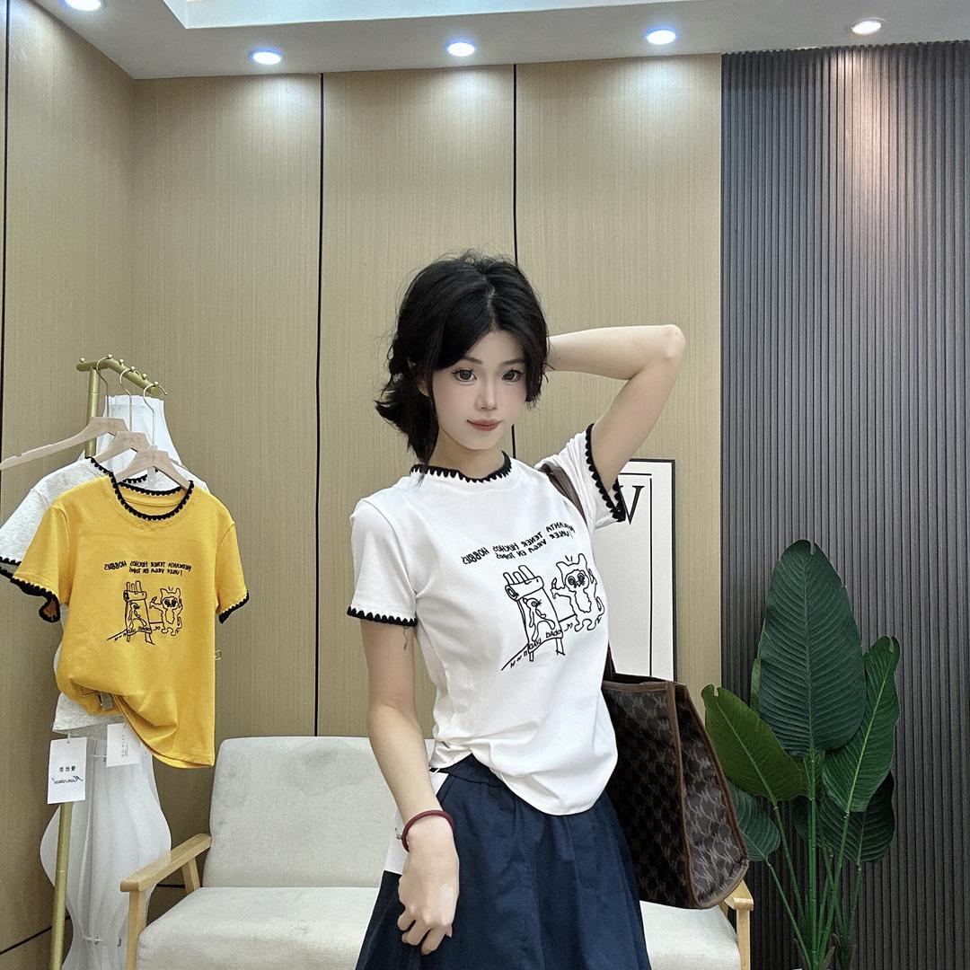 妍语女装衣铺