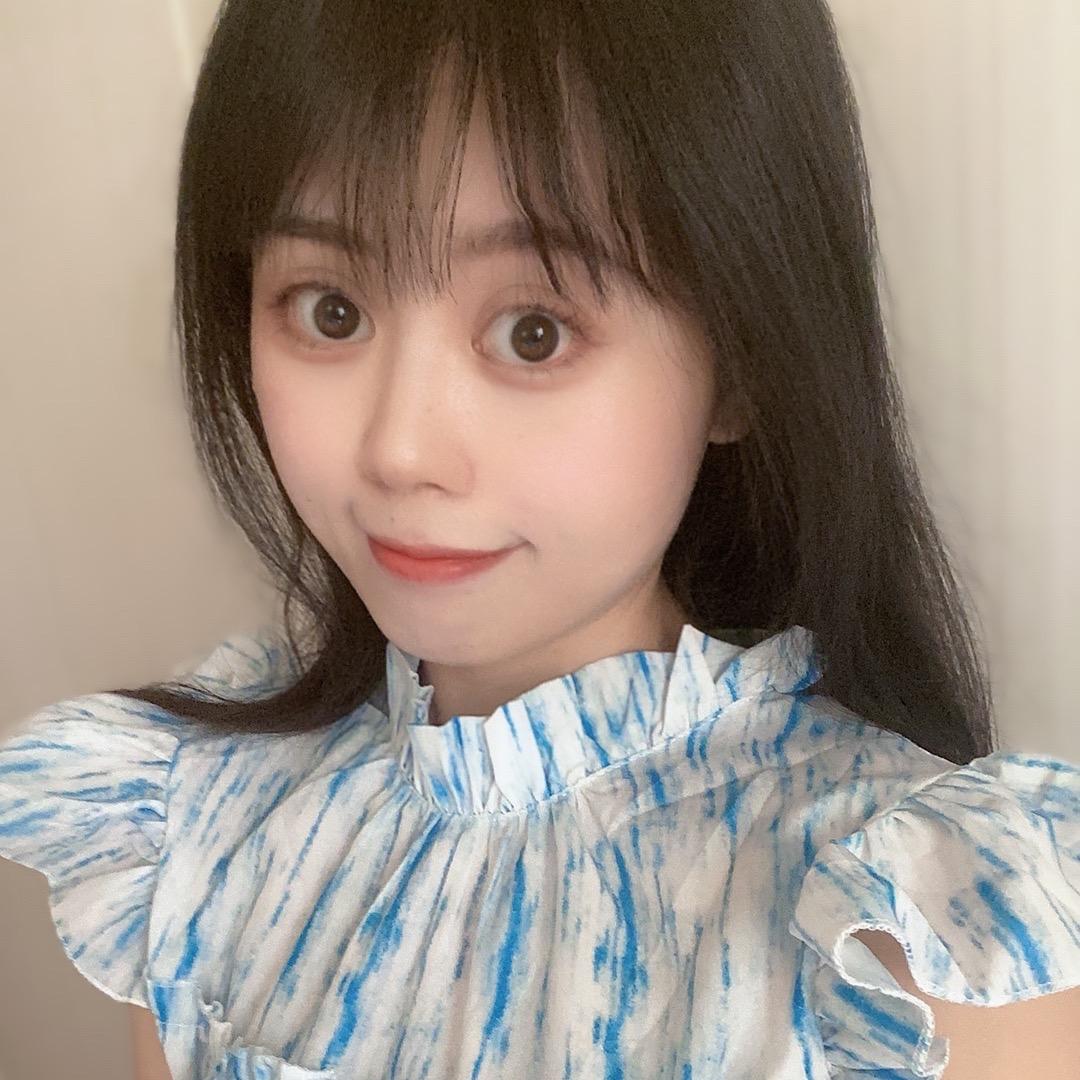 张甛依