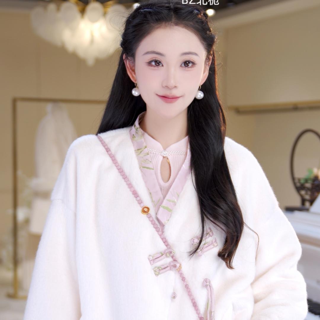 白希子（多款穿搭）