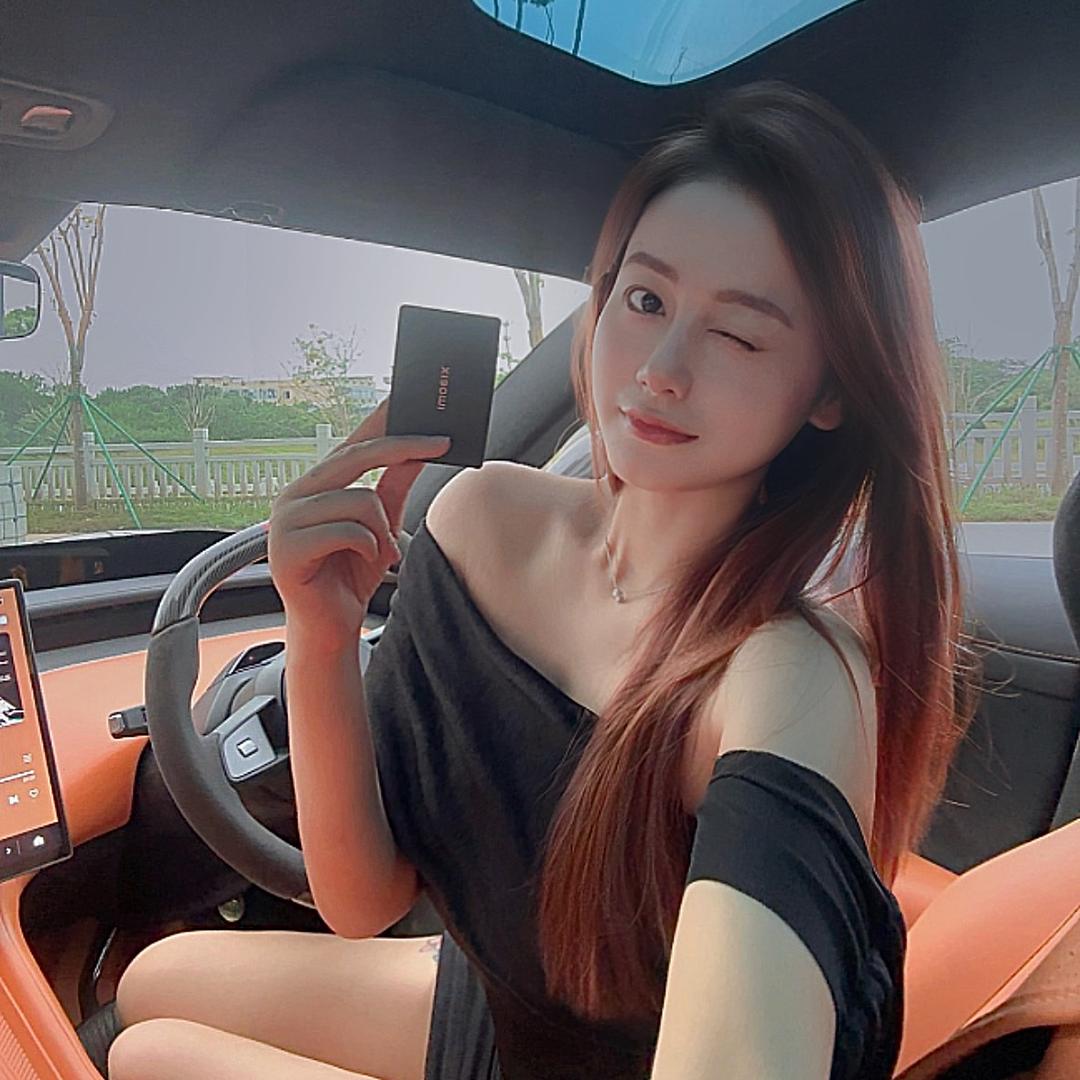 今天坐婕的YU7💞