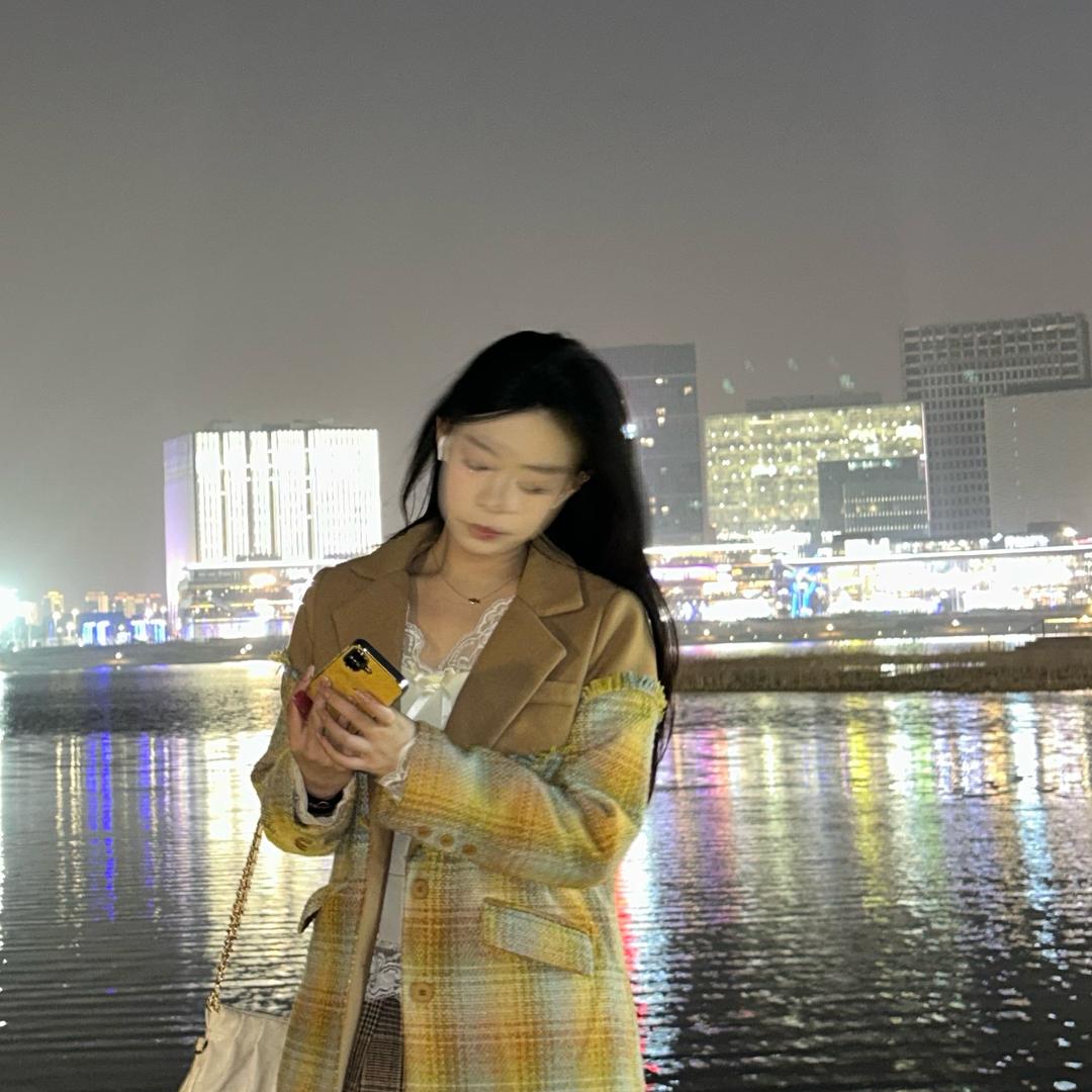 李直气壮.