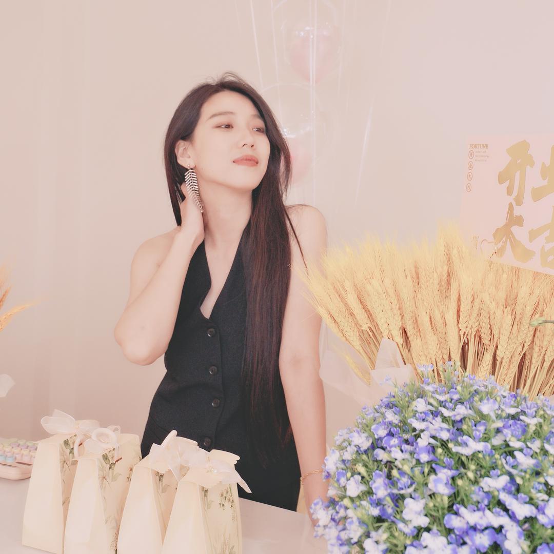 李姑娘女装店