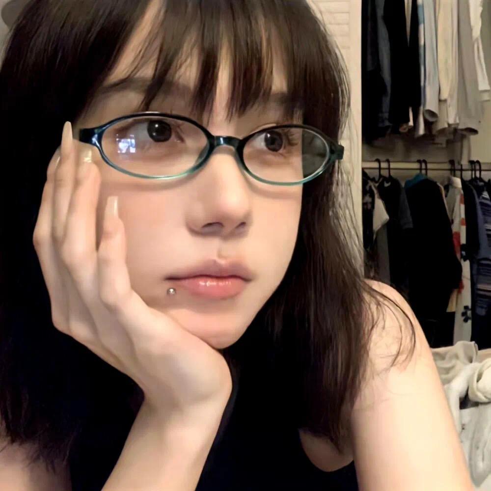 Yunnn耘头像
