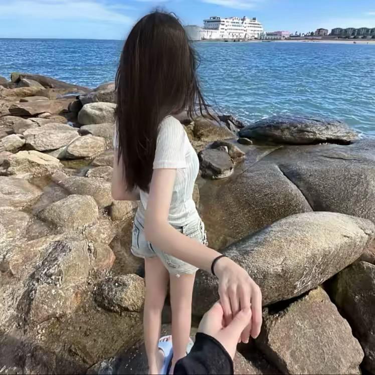 小䔡.