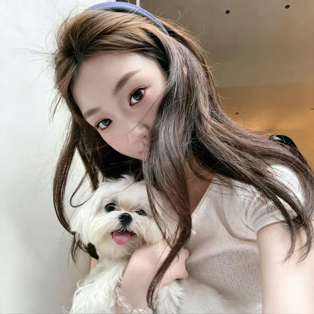 妮  妮