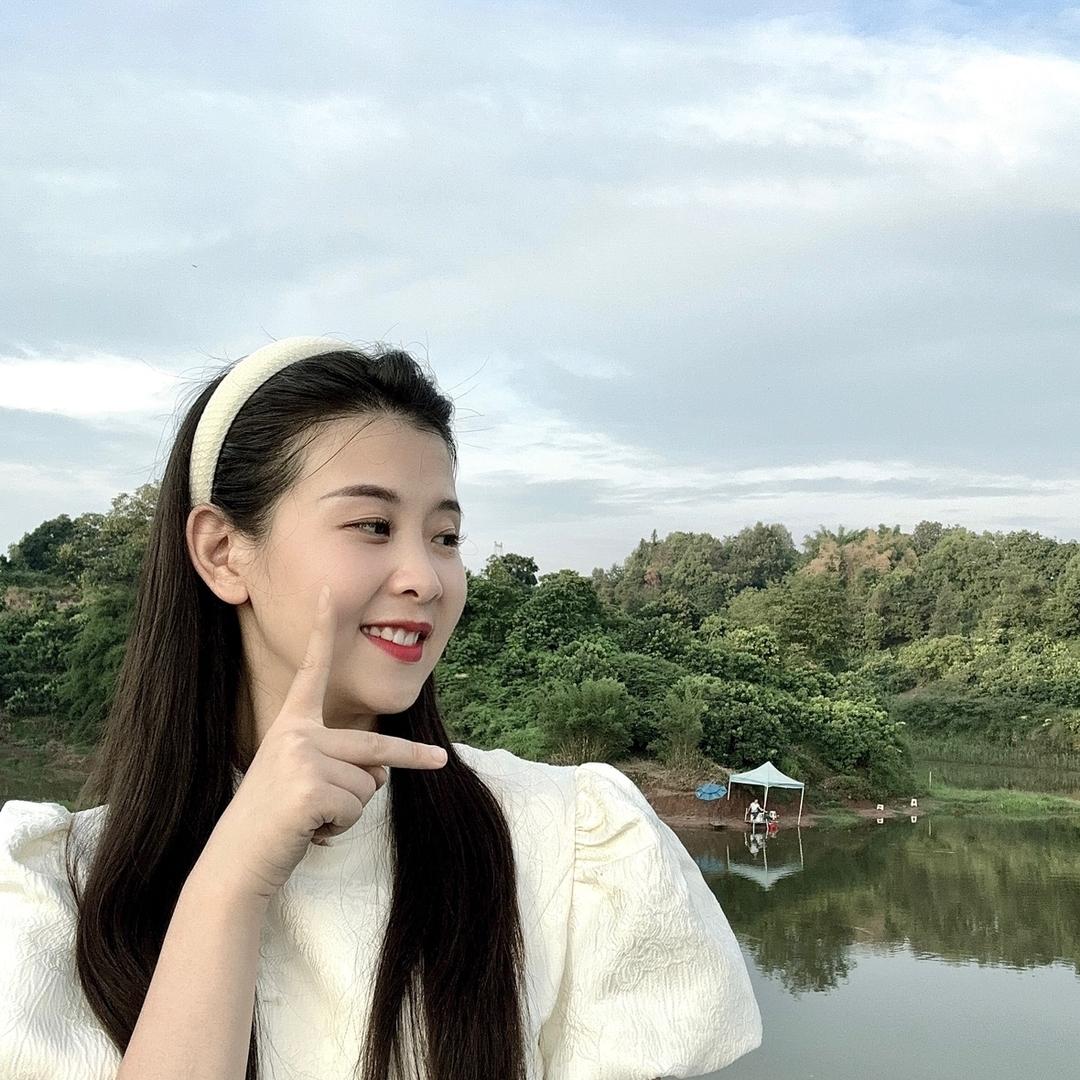 冒水孔水库老板娘家佳