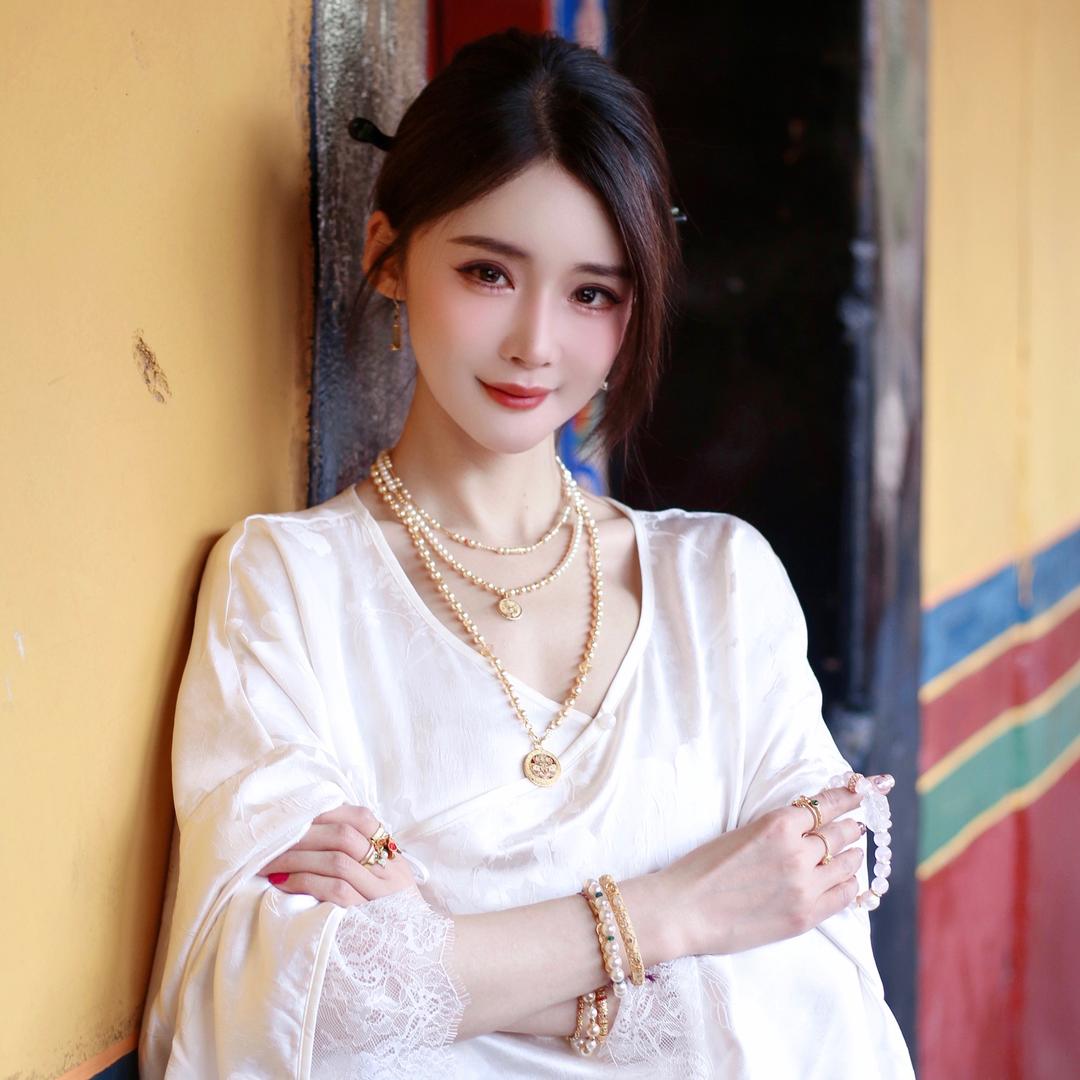 宝洛奇晶妹珠宝