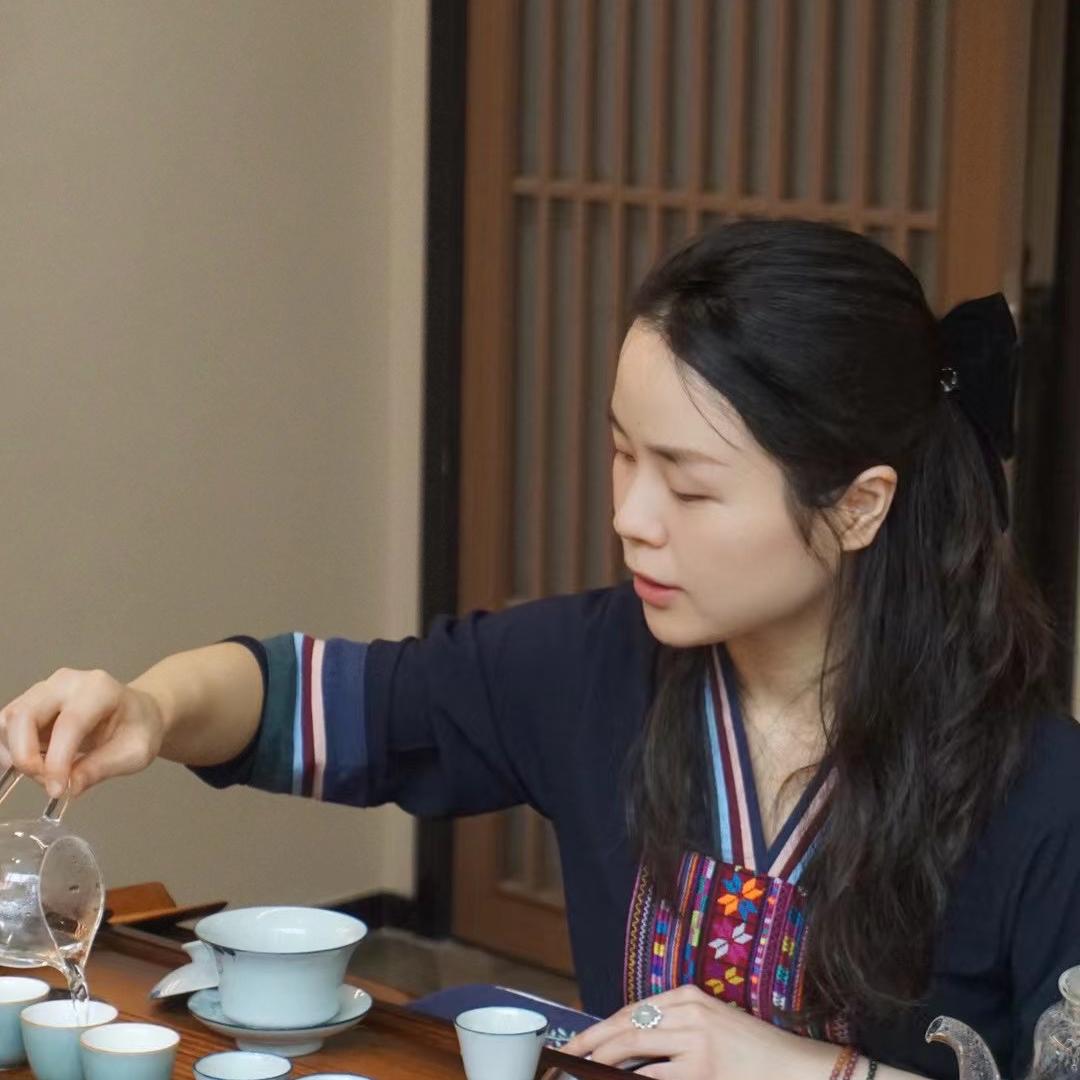 上海闲人道实业有限公司