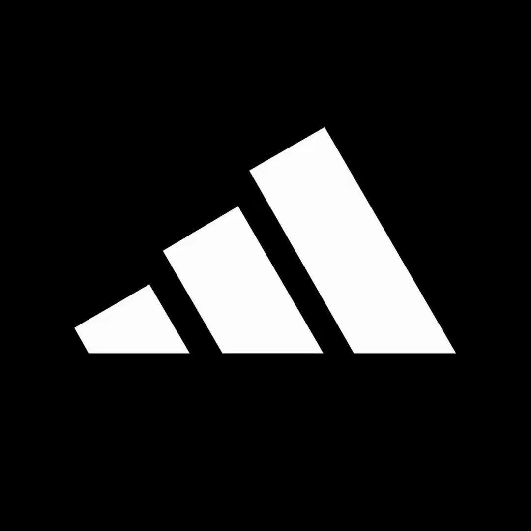 adidas运动品牌专柜