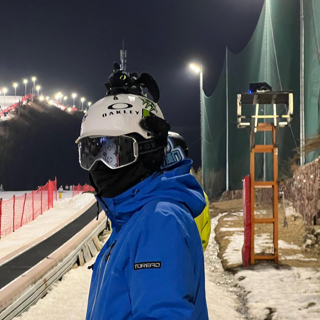 小帅爱滑雪（约课版）