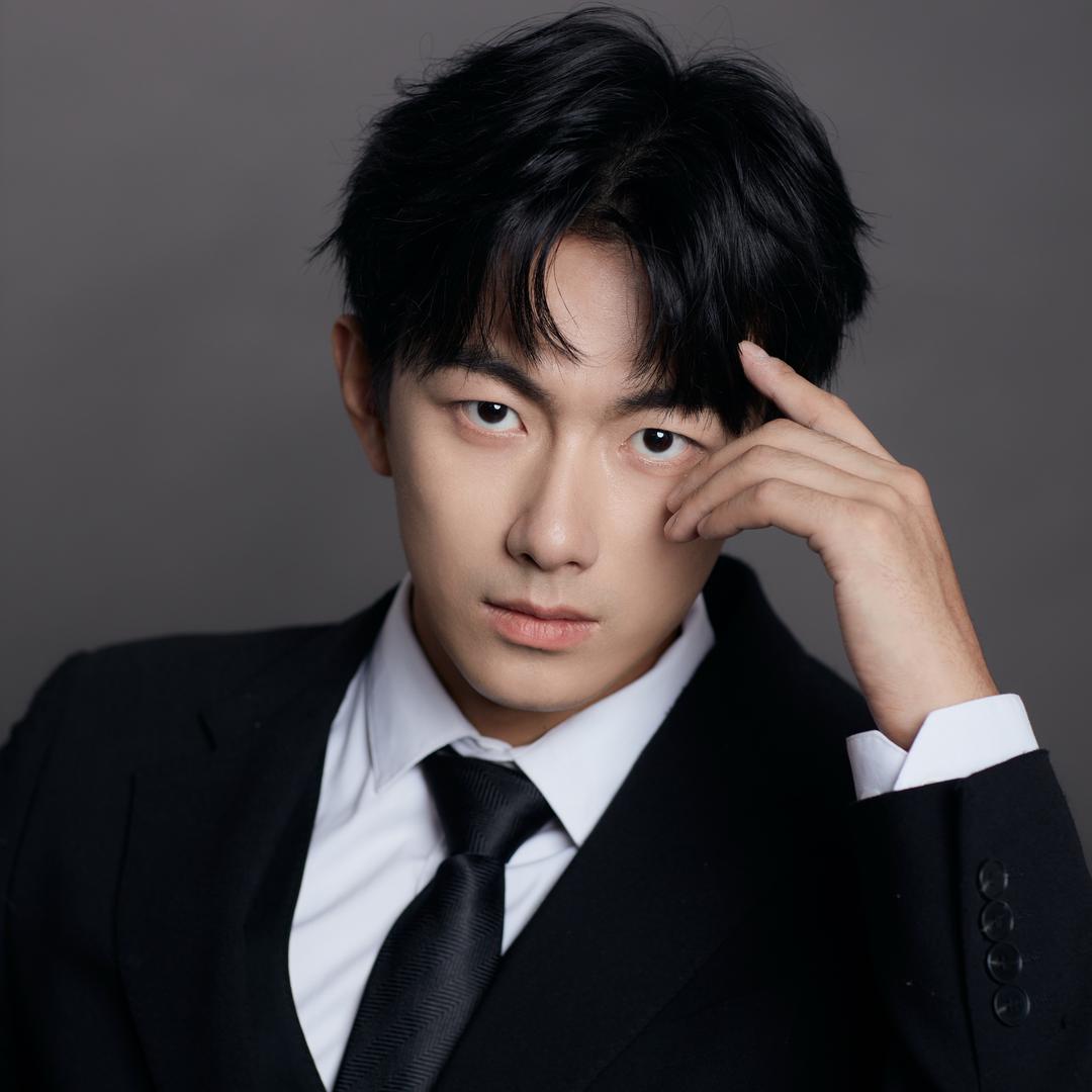 演员 贺子雨🎩