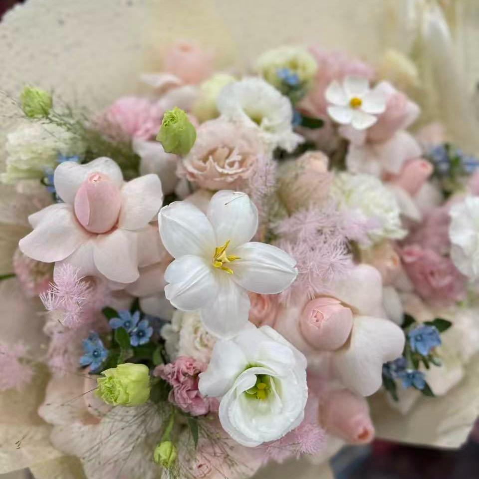 許 小 芳