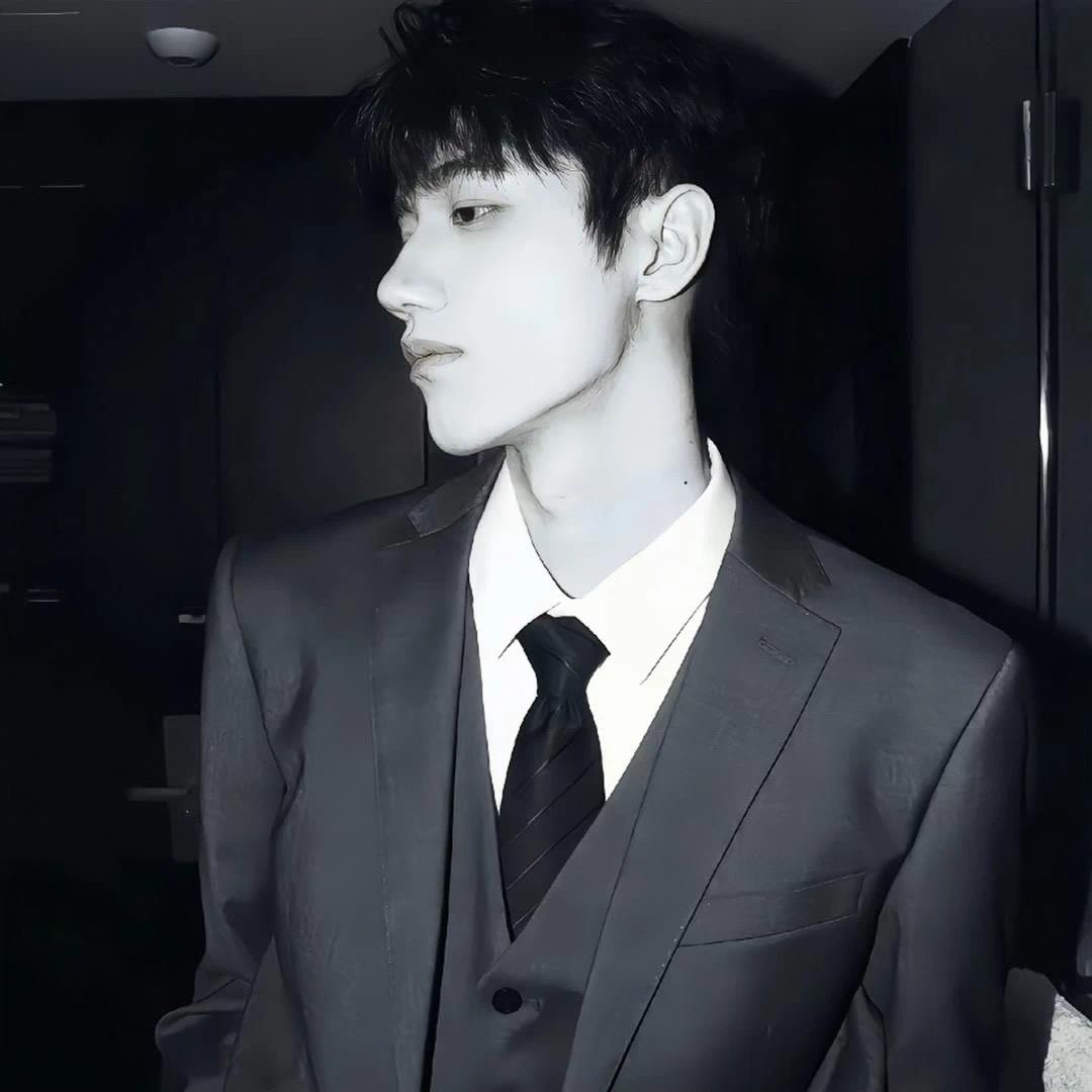 午夜忧郁纯情总裁疯狂爱上良家纯情18少女