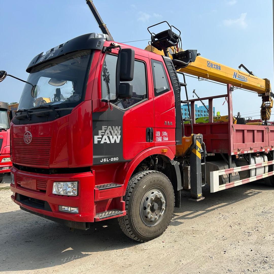 随车吊厂家直销  (二手车直销)