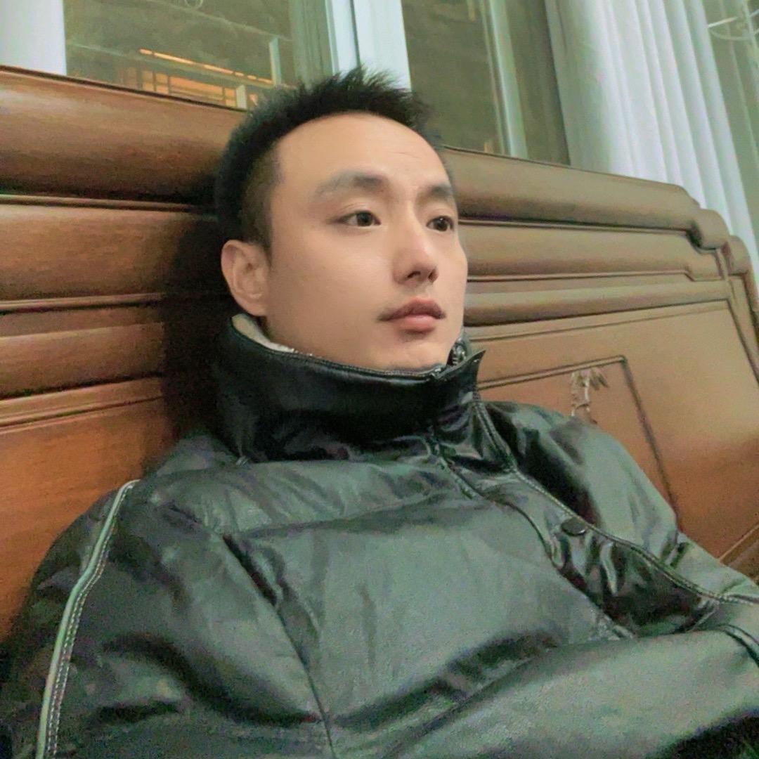 在路上的高先生