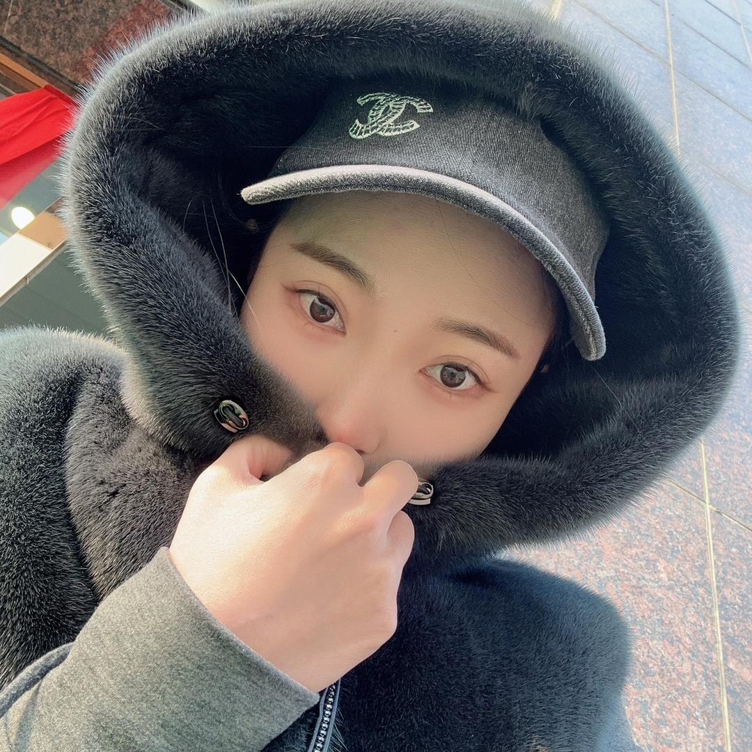 梁小姐貂皮故事