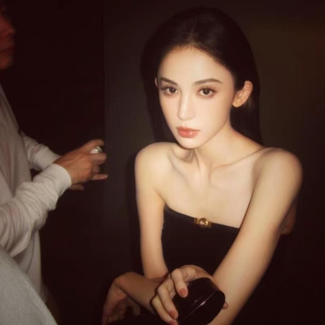 小哭包 ˃̣̣̥᷄⌓˂̣̣̥᷅