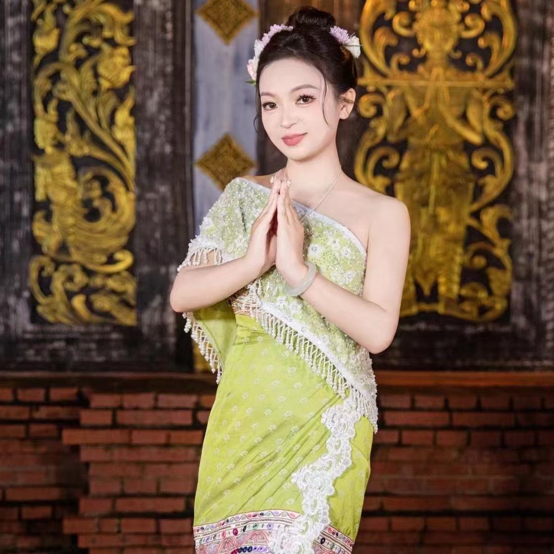 瑶艺女装工厂店
