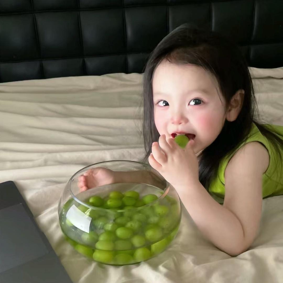 @西红柿阿雯雯