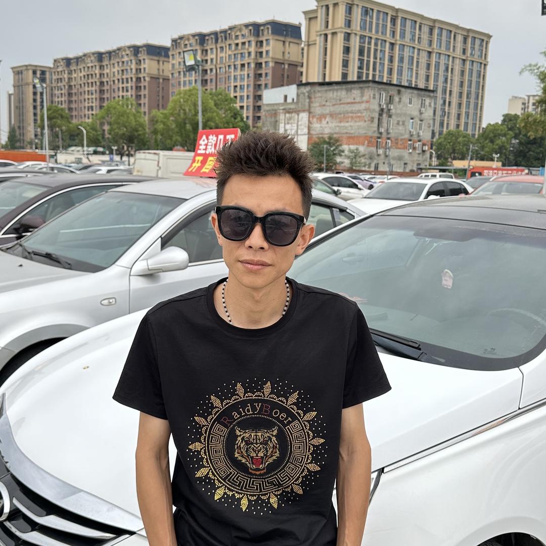 成都铁老壳二手车