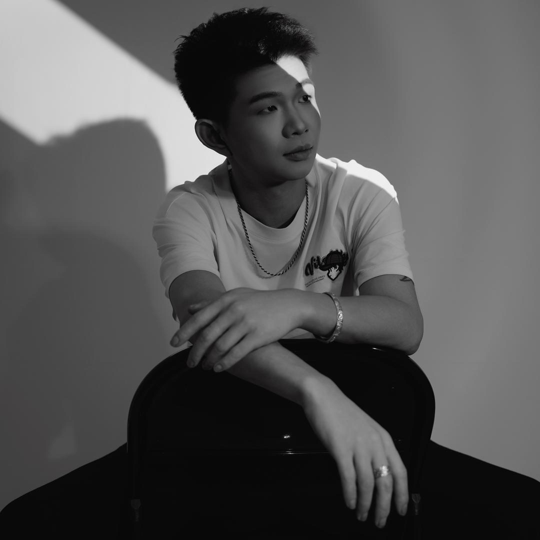 安吉九州烫染接资深设计师王小龙）