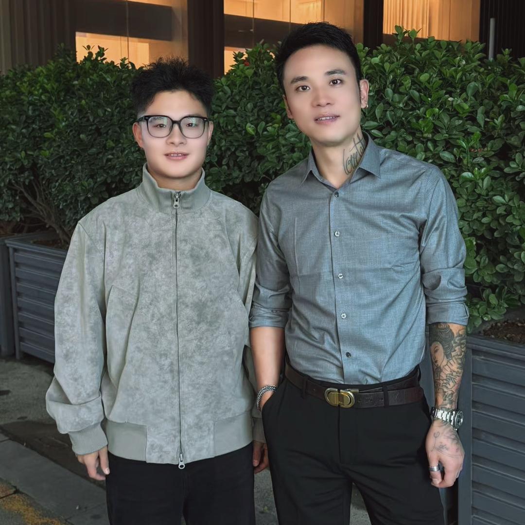 −秀阁神木小白（龙哥说洗护点橱窗）