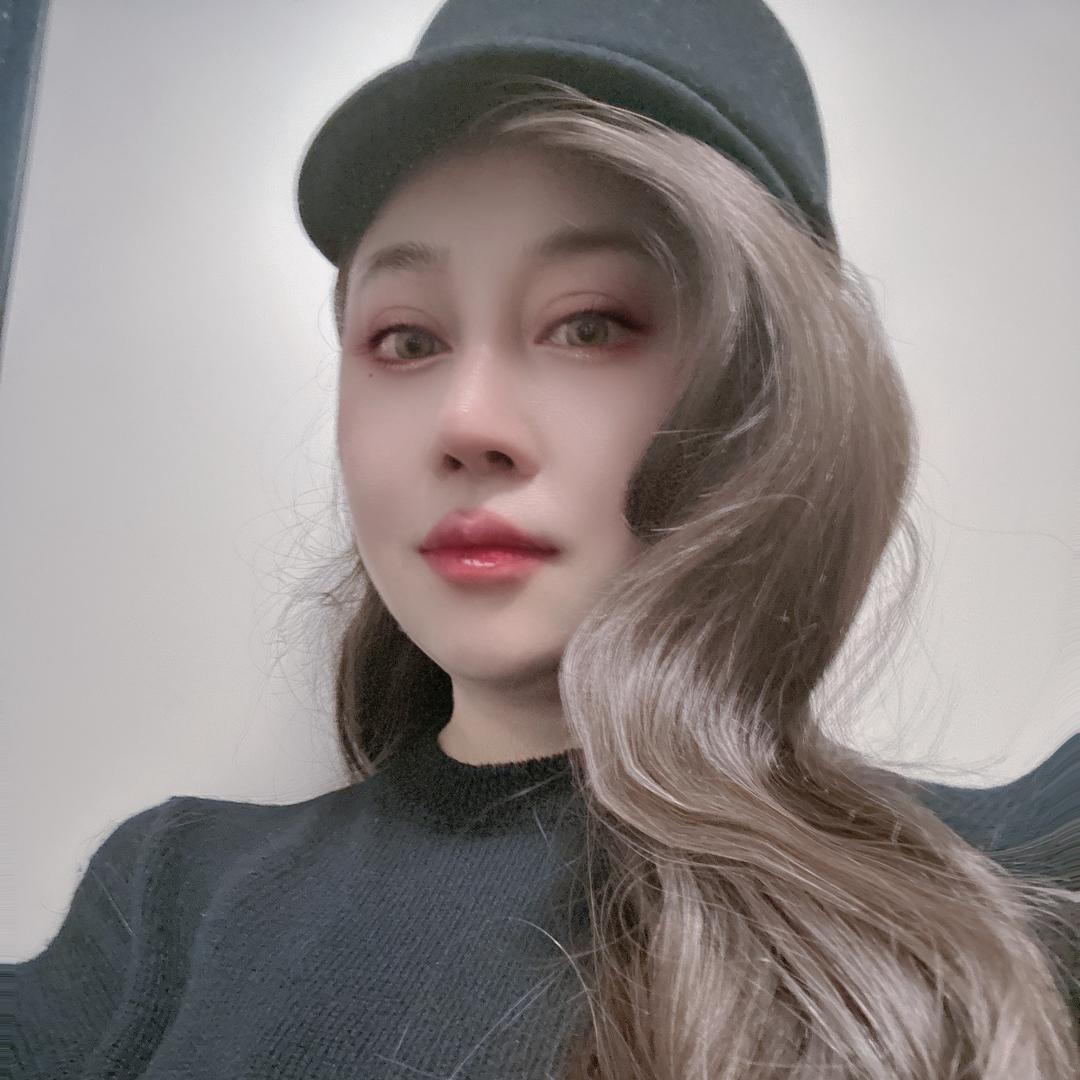 欣欣子🩵💛💚💙🧡❤️💜