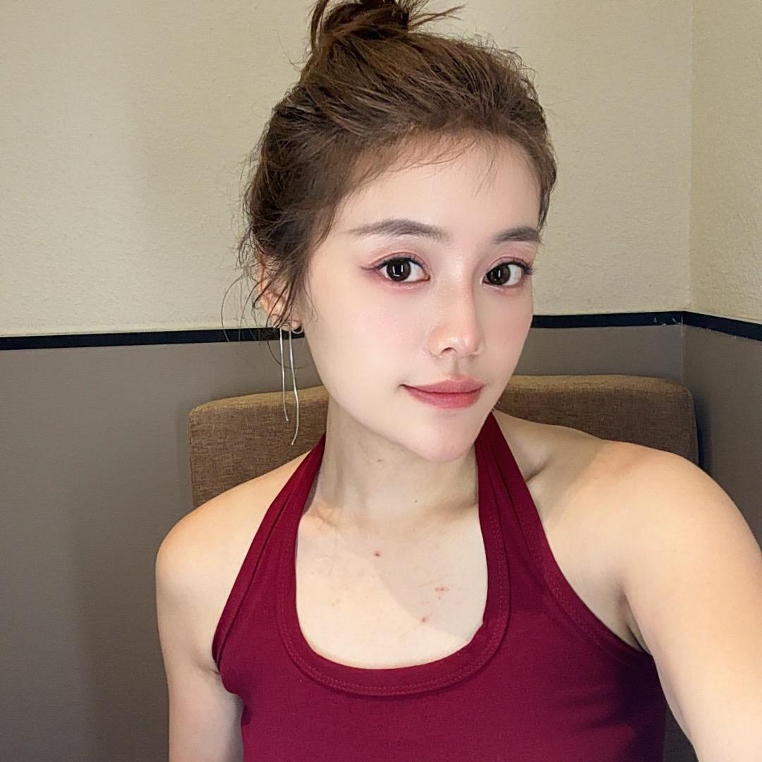 冰冰✨¹²⁰⁶ （废话小妹）