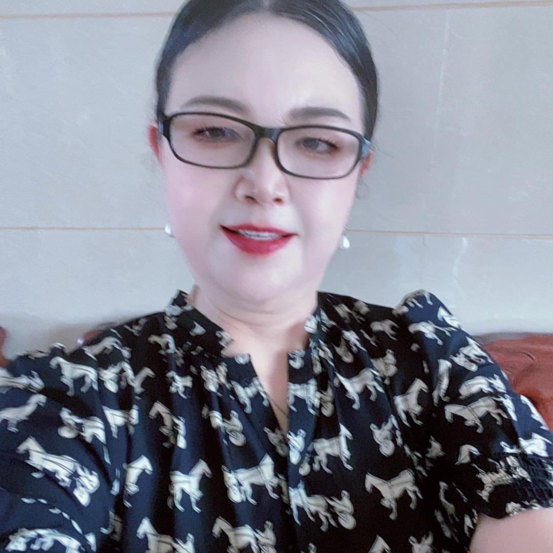 一朵小红花的妈妈👩小凯的外婆👵