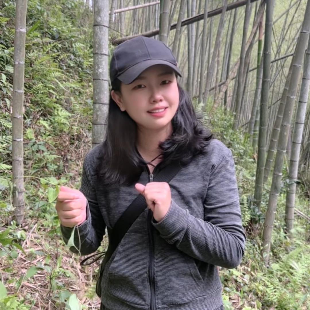 采红菇的小菇娘🍄