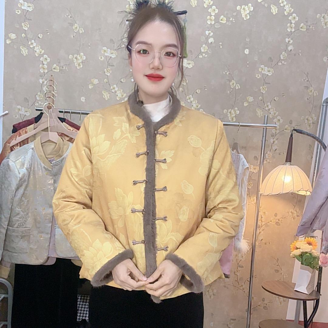 梦雪服饰(工厂店)