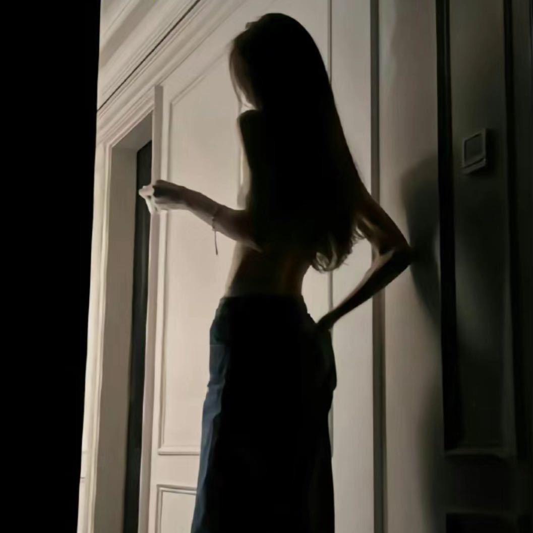 女1，