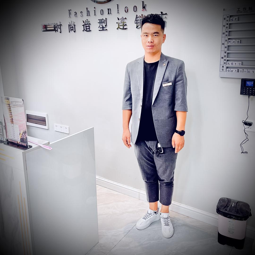 路灯下的回忆