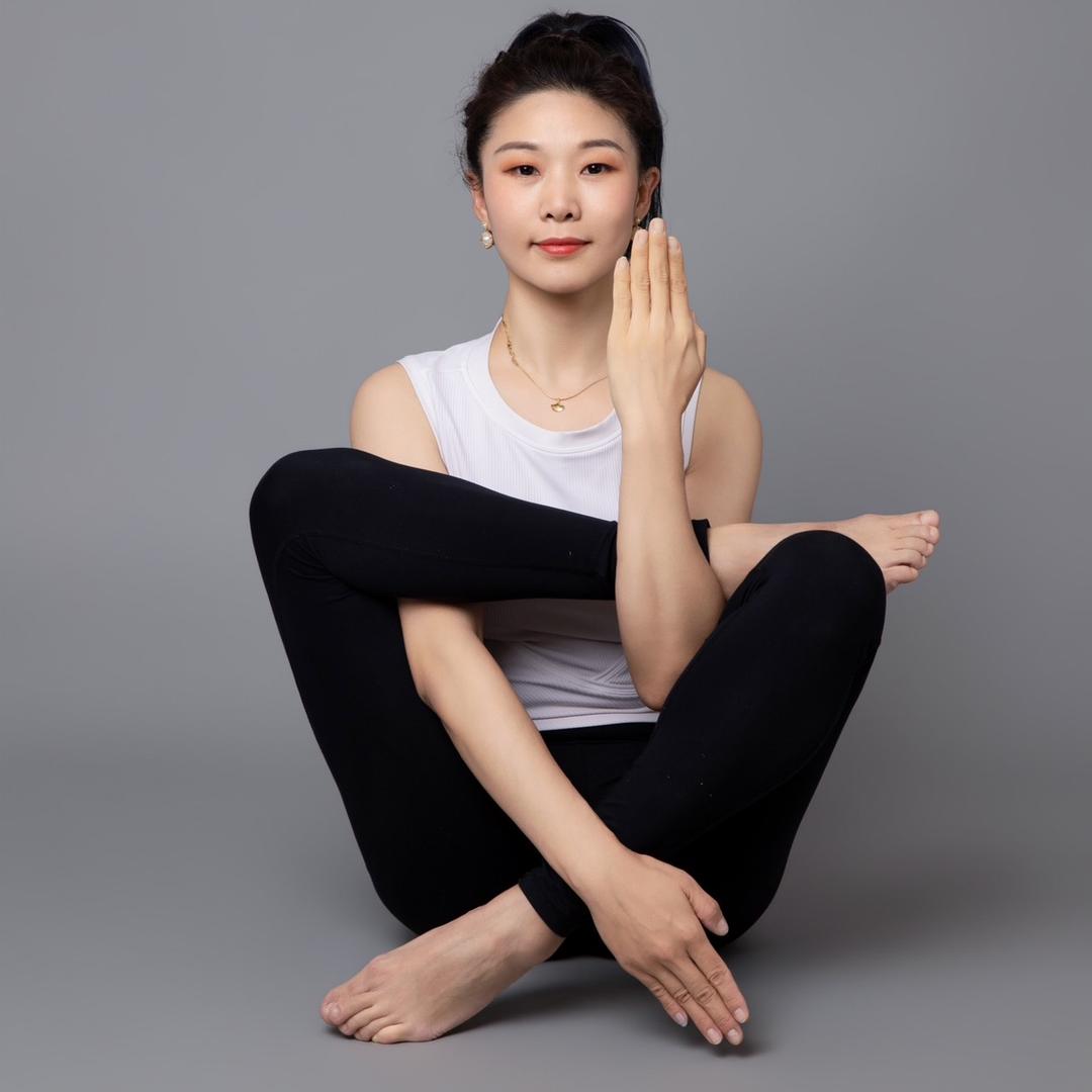 IsenLau刘婷婷瑜伽培训